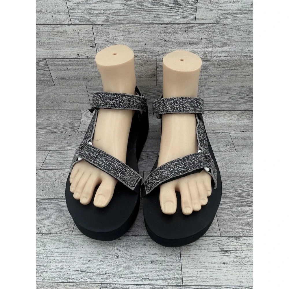 Teva Flatform Universal Shoes Womens Size 9 Black Crackle Strap Platform Sandals